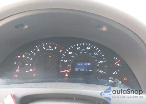 2011 Toyota Camry Xle z USA, uszkodzony, nr VIN 4T1BF3EK2BU707773